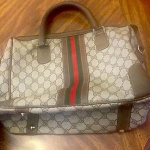 Gucci bag broken zipper.
